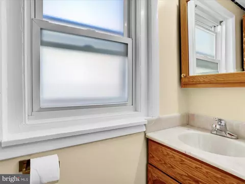 Bath - 206 N Miller St, Reading, PA 19607 photo 1 of 4