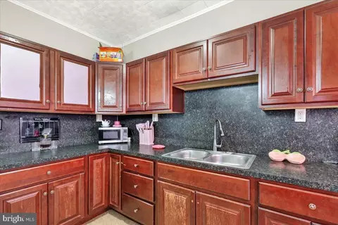 Kitchen - 536 Pike St, Reading, PA 19601 photo 2 of 2
