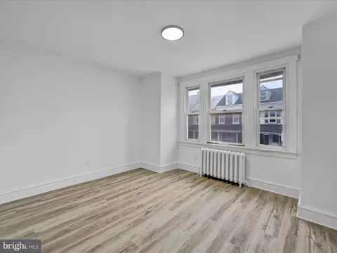 Living - 1540 Moss St, Reading, PA 19604 photo 3 of 4