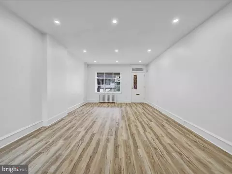 Living - 1540 Moss St, Reading, PA 19604 photo 2 of 4