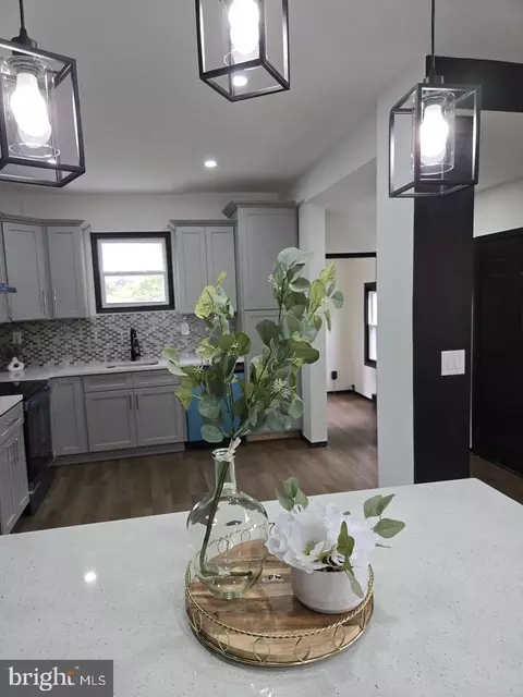 Entry Way - 27 Mull, Reading, PA 19605 photo 1 of 1
