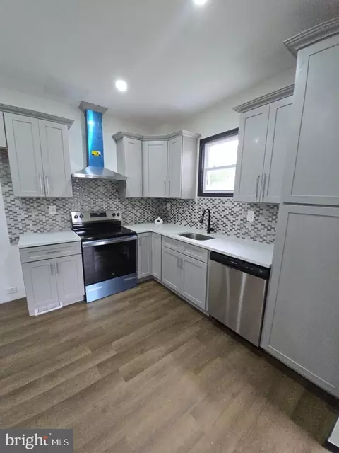 Kitchen - 27 Mull, Reading, PA 19605 photo 3 of 3