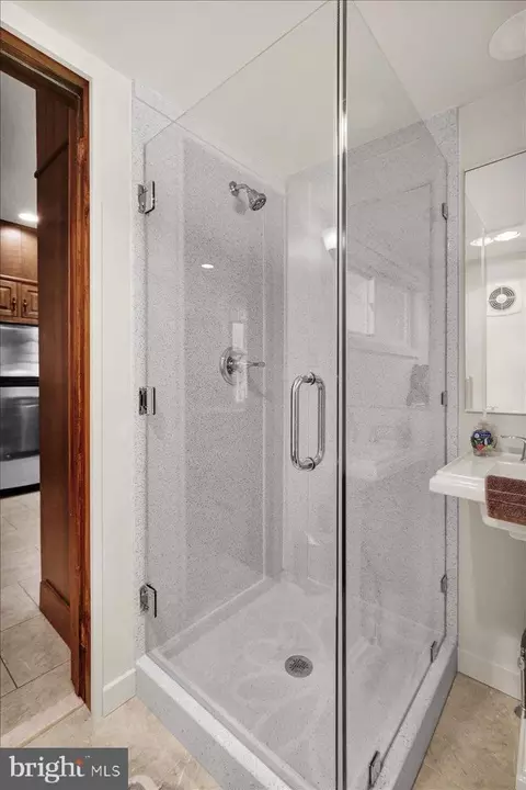 Bath - 203 W Broad St, Reading, PA 19607 photo 2 of 4