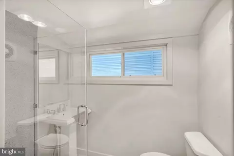 Bath - 203 W Broad St, Reading, PA 19607 photo 1 of 4