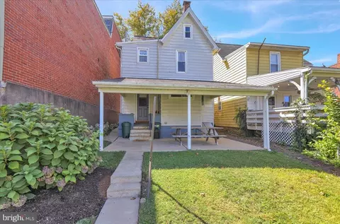 Exterior - 203 W Broad St, Reading, PA 19607 photo 2 of 6