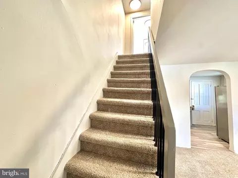 Entry Way - 131 Park Ave, Shillington, PA 19607 photo 1 of 4