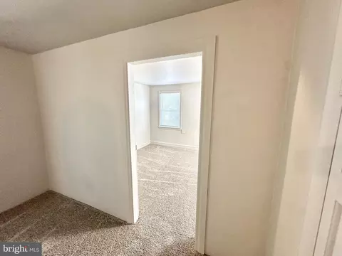 Entry Way - 131 Park Ave, Shillington, PA 19607 photo 3 of 4