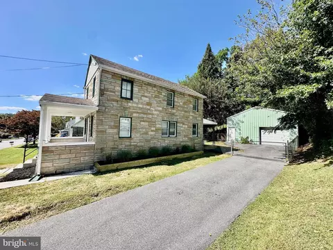 131 Park Ave, Shillington, PA 19607