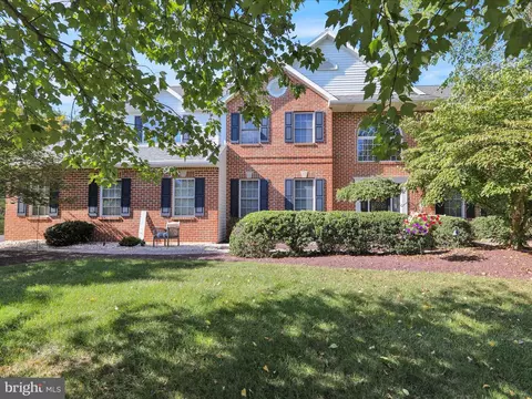 16 Mulligan Dr, Reading, PA 19606
