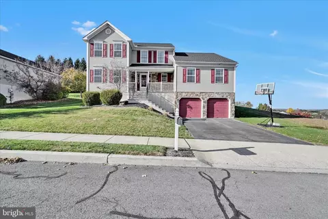 Exterior - 217 Longview Dr, Reading, PA 19608 photo 3 of 7