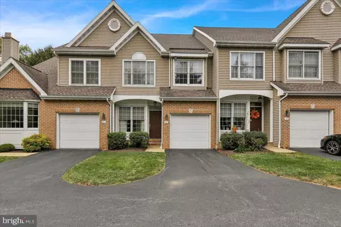 2 Avondale Dr, Wyomissing, PA 19610