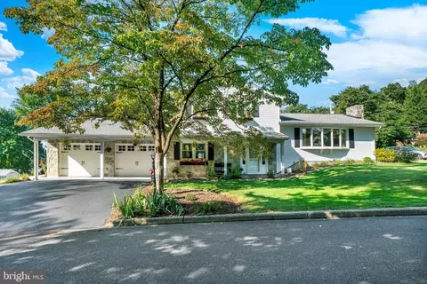 311 Lutz Dr, Reading, PA 19606