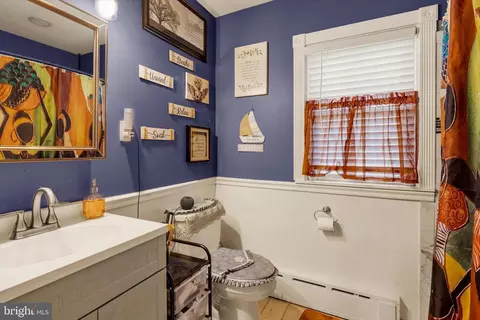 Bath - 1410 Cortland Ave, Reading, PA 19607 photo 1 of 1