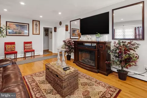 Living - 1410 Cortland Ave, Reading, PA 19607 photo 2 of 2