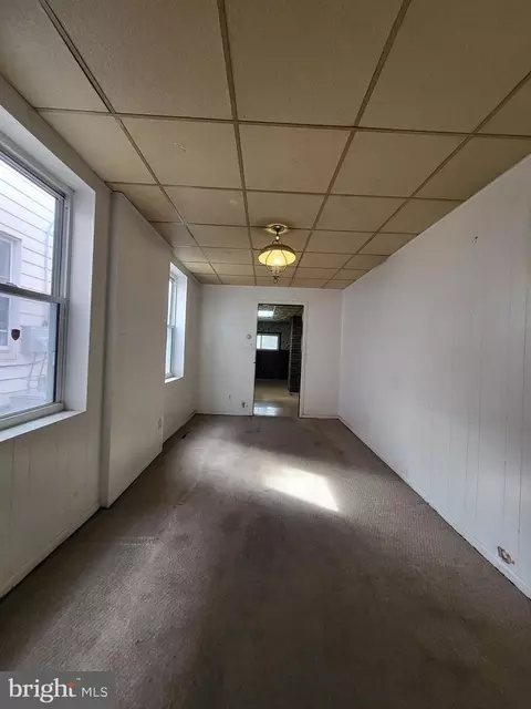 Entry Way - 1216 Spring St, Reading, PA 19604 photo 2 of 9