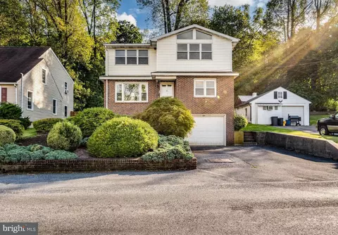 669 Fairmont Ave, Mohnton, PA 19540