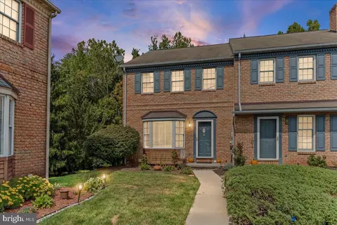 Exterior - 25 Warwick Ct, Reading, PA 19606 photo 4 of 5