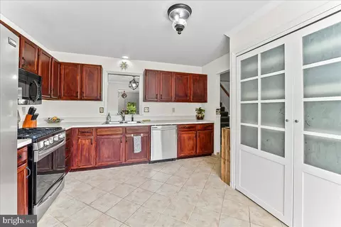 Kitchen - 25 Warwick Ct, Reading, PA 19606 photo 1 of 4