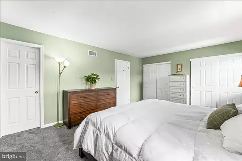 Bedroom - 25 Warwick Ct, Reading, PA 19606 photo 4 of 6