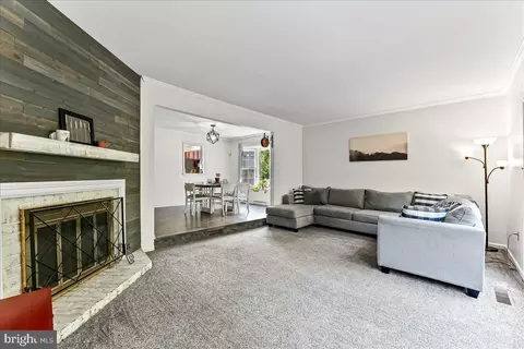Living - 25 Warwick Ct, Reading, PA 19606 photo 1 of 3