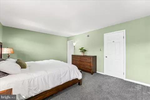 Bedroom - 25 Warwick Ct, Reading, PA 19606 photo 3 of 6