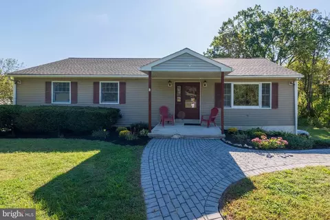 616 Old State Rd, Oley, PA 19547