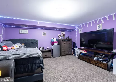 Bedroom - 110 Chestnut St, Reading, PA 19607 photo 5 of 5