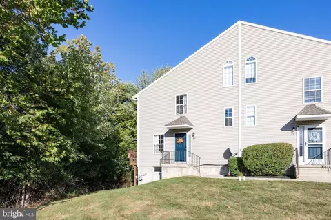 83 Horseshoe Dr, Douglassville, PA 19518