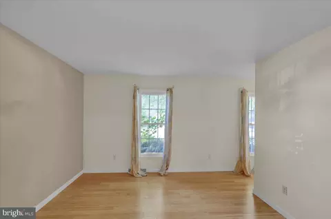 Living - 802 Apple Dr, Reading, PA 19610 photo 2 of 5