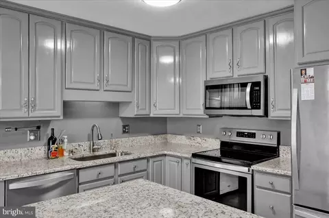 Kitchen - 802 Apple Dr, Reading, PA 19610 photo 3 of 3