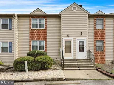 408 White Birch Ln, Blandon, PA 19510