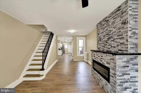 Entry Way - 1323 Walnut St, Reading, PA 19604 photo 3 of 11