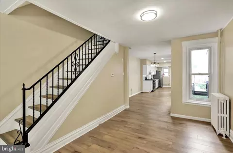 Entry Way - 1323 Walnut St, Reading, PA 19604 photo 4 of 11