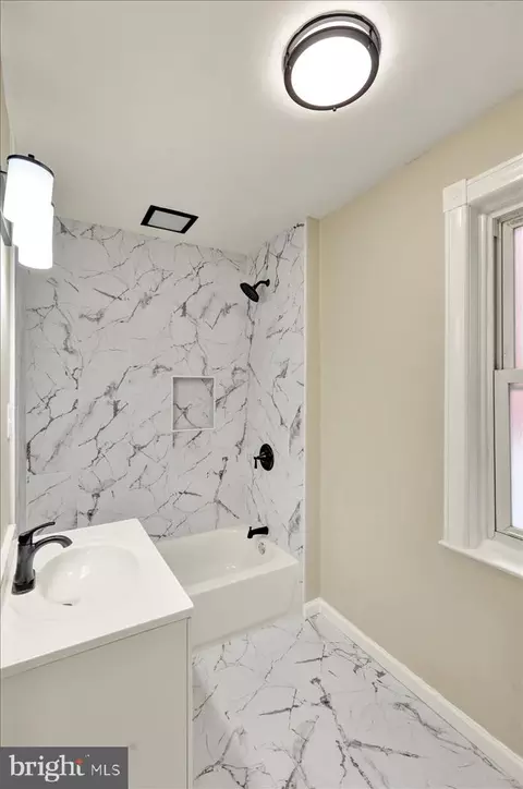 Bath - 1323 Walnut St, Reading, PA 19604 photo 2 of 2