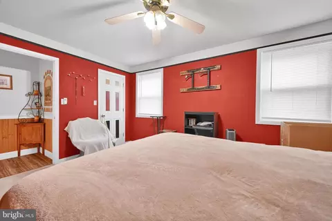 Bedroom - 118 Charles Blvd, Sinking Spring, PA 19608 photo 2 of 7