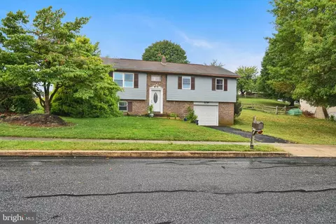 Exterior - 118 Charles Blvd, Sinking Spring, PA 19608 photo 1 of 8