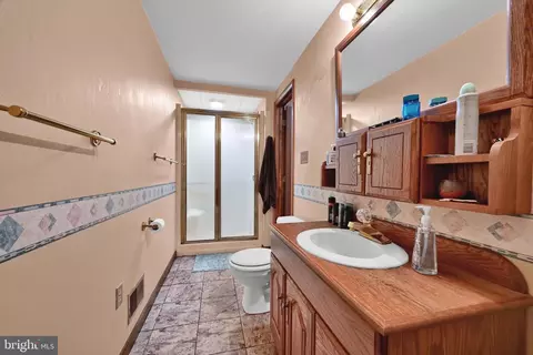 Bath - 118 Charles Blvd, Sinking Spring, PA 19608 photo 3 of 3