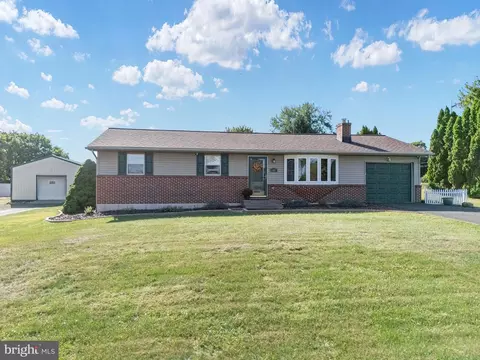 608 Old Topton Rd, Mertztown, PA 19539