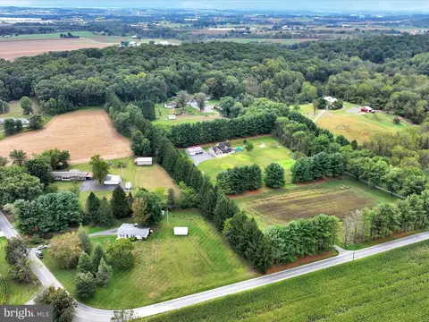 390 Swope Rd, Bethel, PA 19507