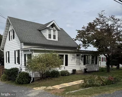 293 Old River Rd, Birdsboro, PA 19508