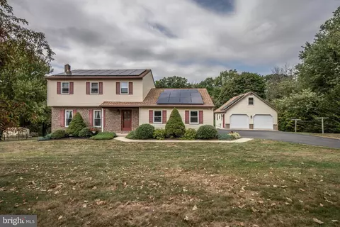 190 Red Oak Dr, Boyertown, PA 19512