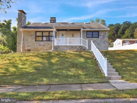 320 Hillside Dr, Reading, PA 19607