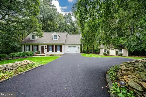 19 White Oak Dr, Fleetwood, PA 19522