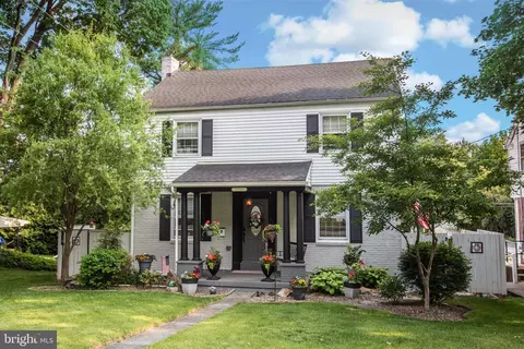 38 Park Rd, Reading, PA 19609
