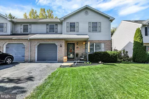 342 Saddlebrook Dr, Wernersville, PA 19565