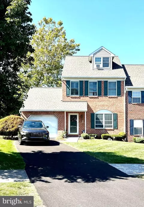 5 Charlemont Ct, Reading, PA 19607