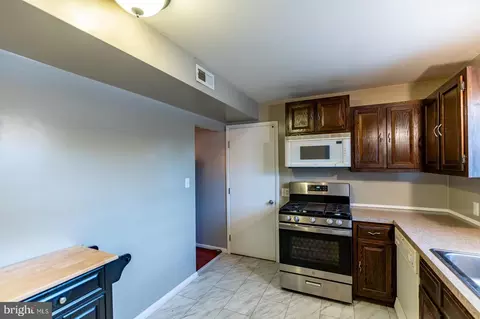 Entry Way - 2 Alpine Ct #C2, Reading, PA 19606 photo 5 of 8