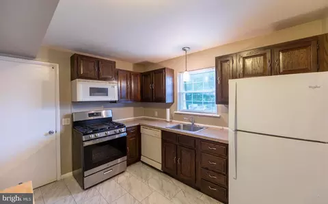 Entry Way - 2 Alpine Ct #C2, Reading, PA 19606 photo 4 of 8