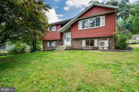 Exterior - 1029 Crestview Ave, Reading, PA 19607 photo 2 of 5