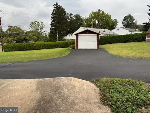 380 Old Lancaster Pike, Reading, PA 19607 photo 13